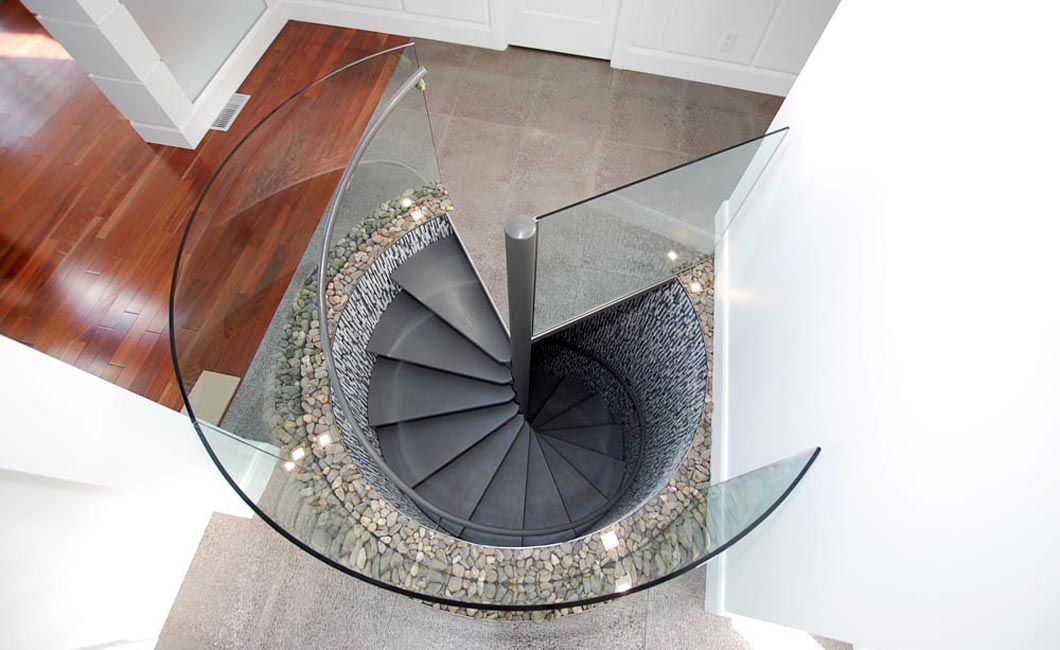 Glass staircase banister